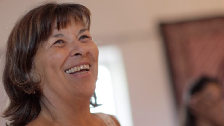 Joëlle Charles pendant un stage de massage tantrique
