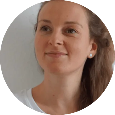 Portrait de Claire Commissaire, massage tantrique certifié à Genève