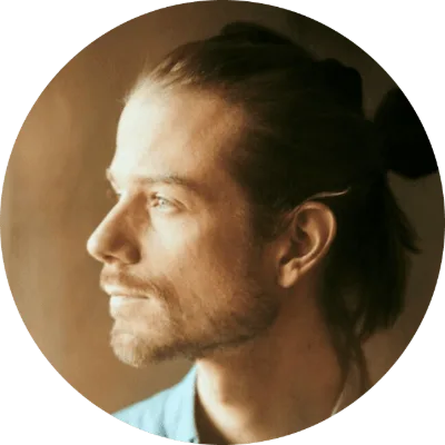 Portrait de Mathieu Brea, massage tantrique certifié à Lausanne
