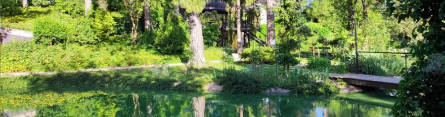 Le parc de La Vallée Rose, lieu du stage de massage tantrique niveau 1, à 60 km de Paris
