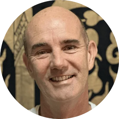 Portrait de Stephan Contri, massage tantrique certifié à Papeete